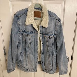 Levi’s fleece-lined denim jacket